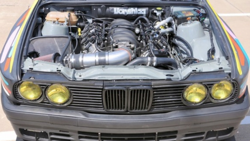 Illustration for article titled A Transport Fire Turned A V8-Powered E30 And RS4 Avant Into A Worthless Slag Heap
